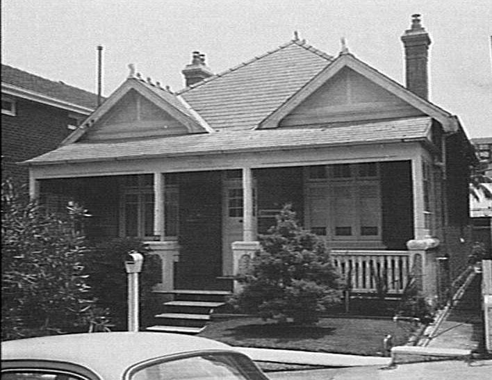 9 Woods Parade, Fairlight.