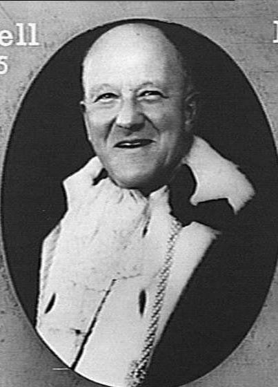 Manly Alderman C.R. Scharkie in mayoral robes