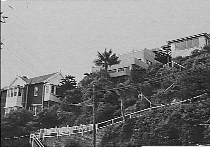 Upperside of Lauderdale Avenue, Fairlight