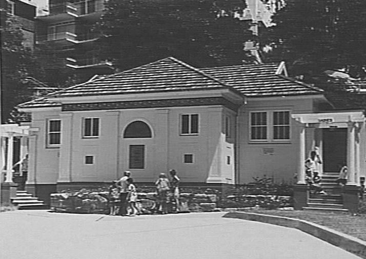 Public toilet block in West Esplanade Park