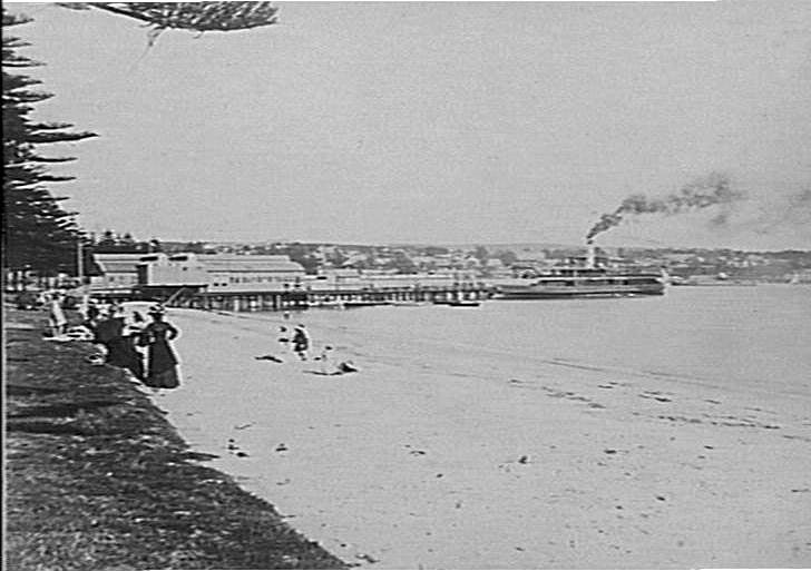Manly Wharf and western end of Manly Cove