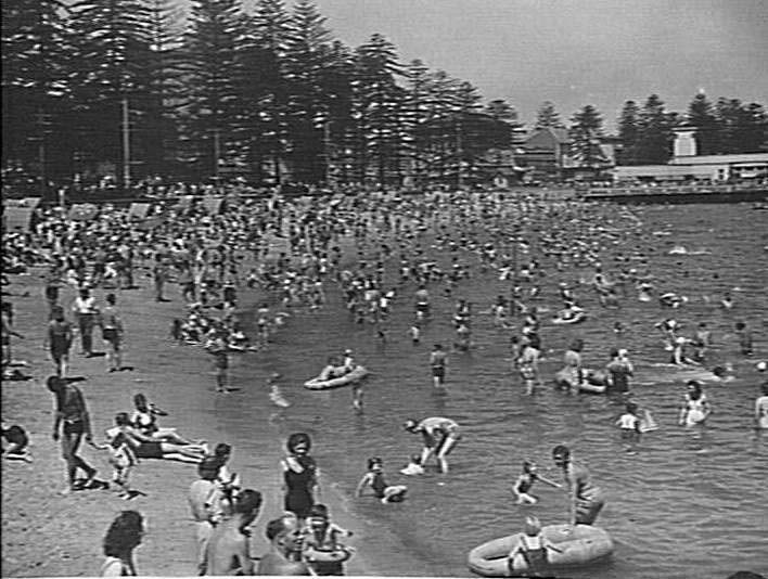 Crowds at Manly Harbour Pool