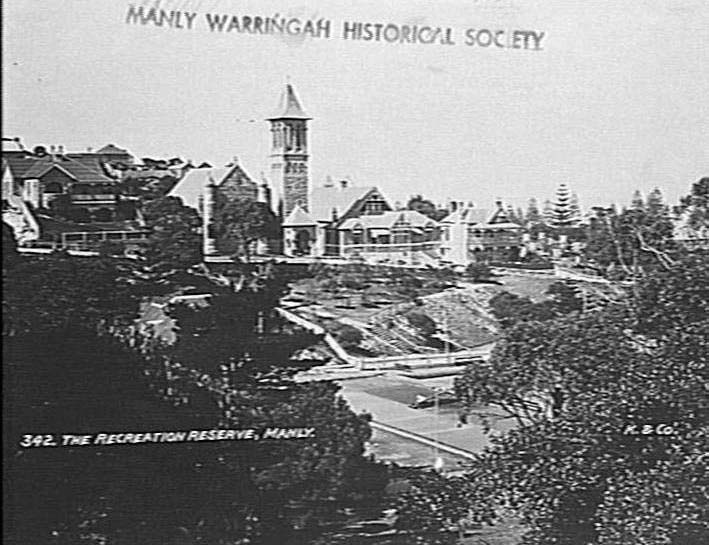 View across Ivanhoe Park to Raglan Street
