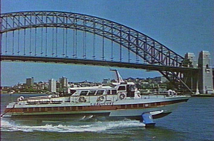 Hydrofoil "Curl Curl" in front of Harbour Bridge