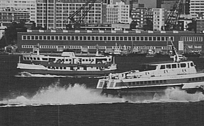 Hydrofoil "Fairlight" passing Ferry "Lady Wakehurst" 