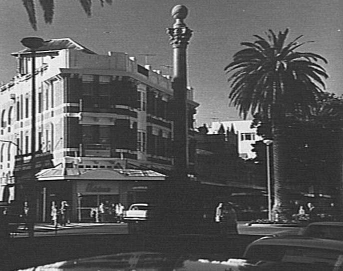 The Corso, Manly, 1973