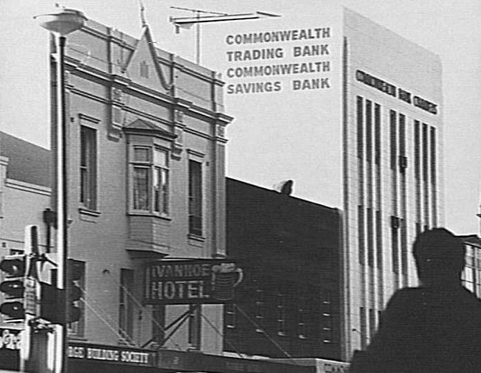 Ivanhoe Hotel, The Corso, Manly, 1973