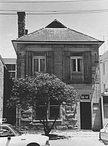 Building at number 15-17 Pittwater Road, Manly