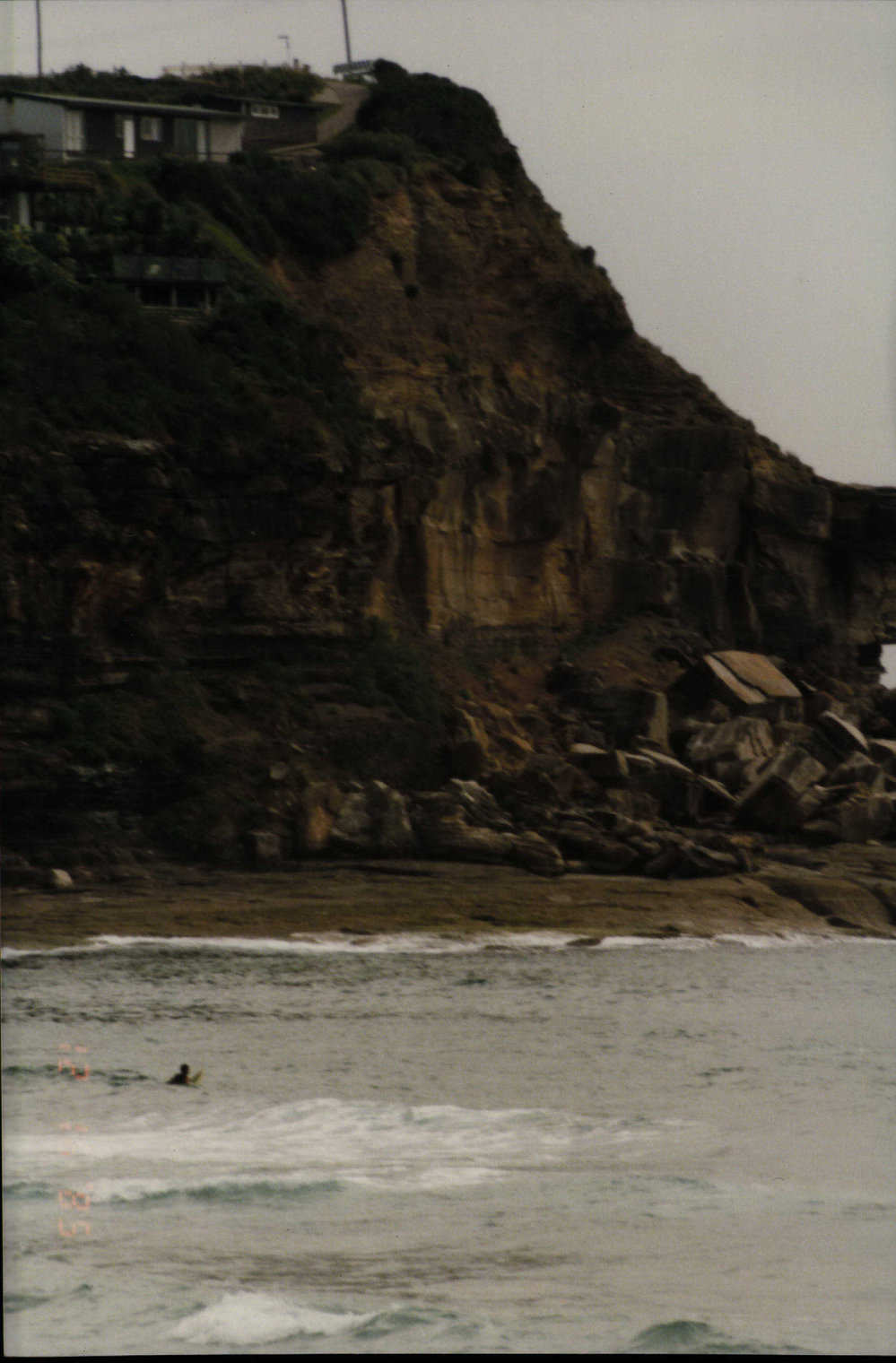 Cliff face Little Head, Whale Beach