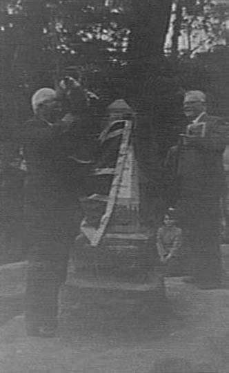 Unveiling of Collins Flat monument, Manly 1933