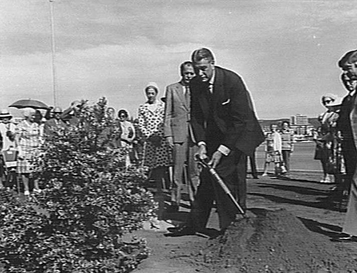 Roden Cutler, Governor, planting a tree in West Esplanade Park