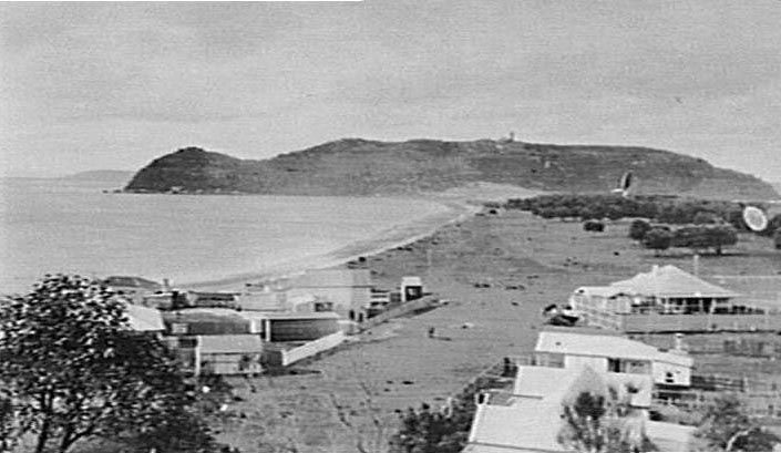 View along Barrenjoey Beach towards Lighthouse, 1921
