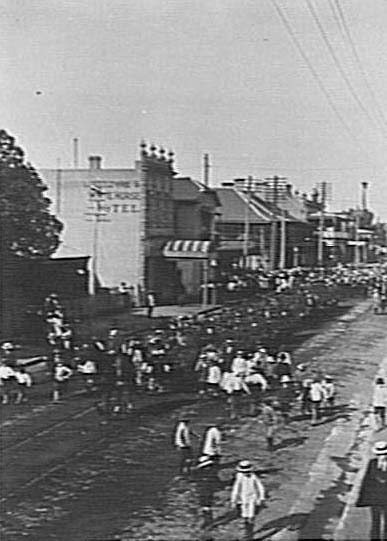 Farewell procession for soldiers in Pittwater Road, Manly