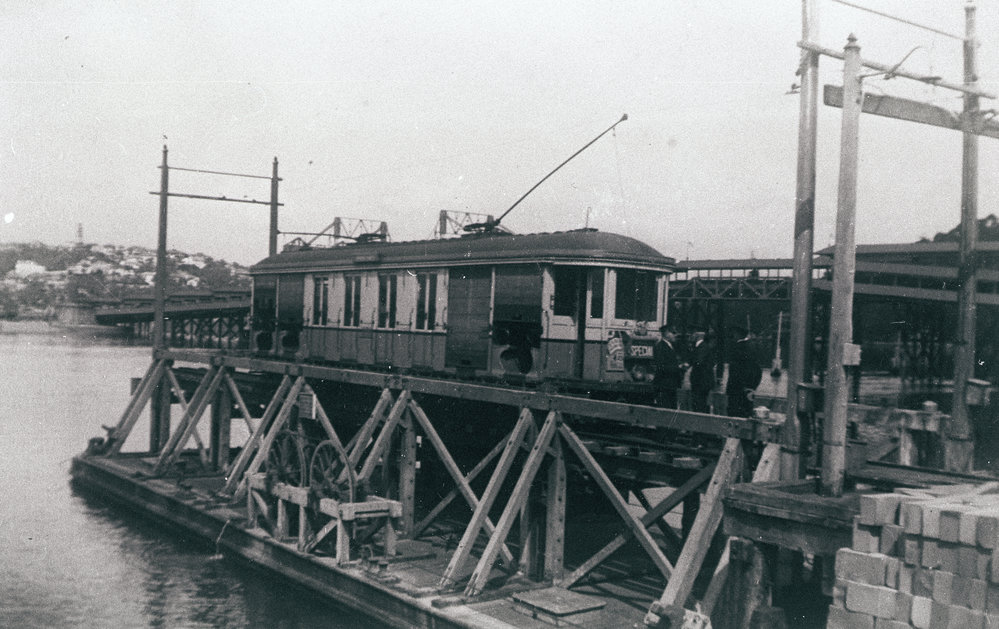 Tram about to cross The Spit by punt