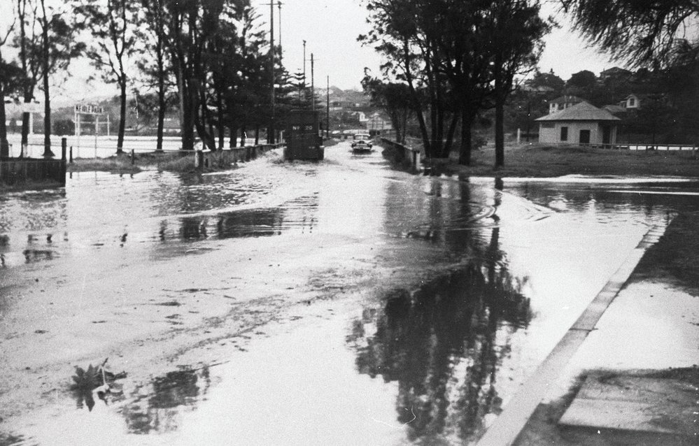Pittwater Road and Eurobin Avenue in flood