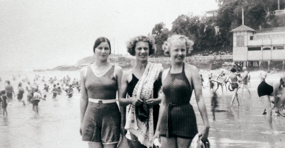 Grace Patullo, Dorothy Jackson and Gwen Daley on Manly Beach