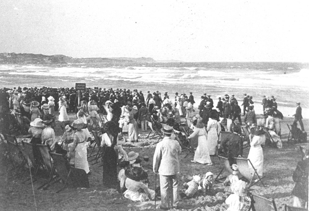 Crowd on Manly Beach
