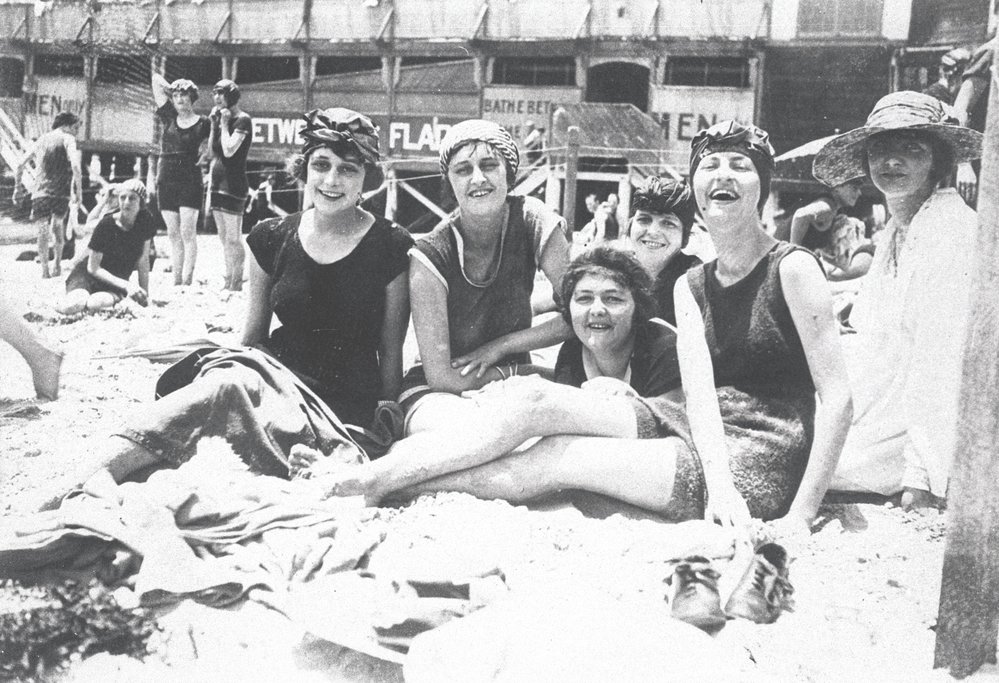 Girls on Manly Beach