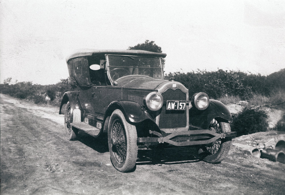 A 4-cylinder 1924 Buick in Clontarf Street, Seaforth