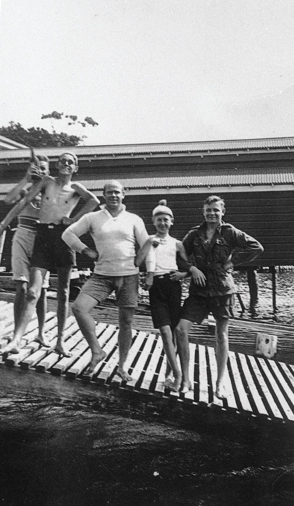 Members of Manly 16ft Skiff Sailing Club on ramp