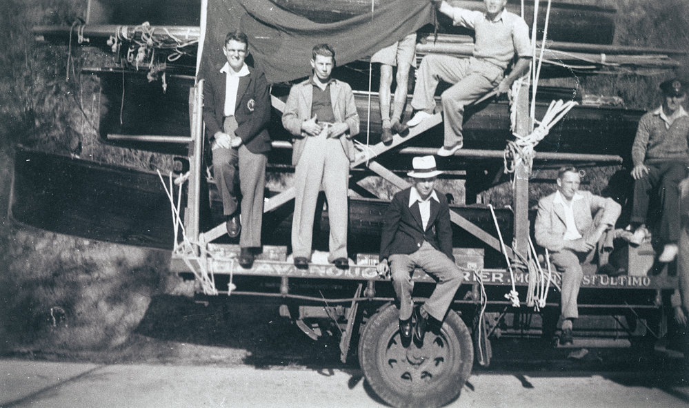 Members of Manly 16' Skiff Club at Peat's Ferry