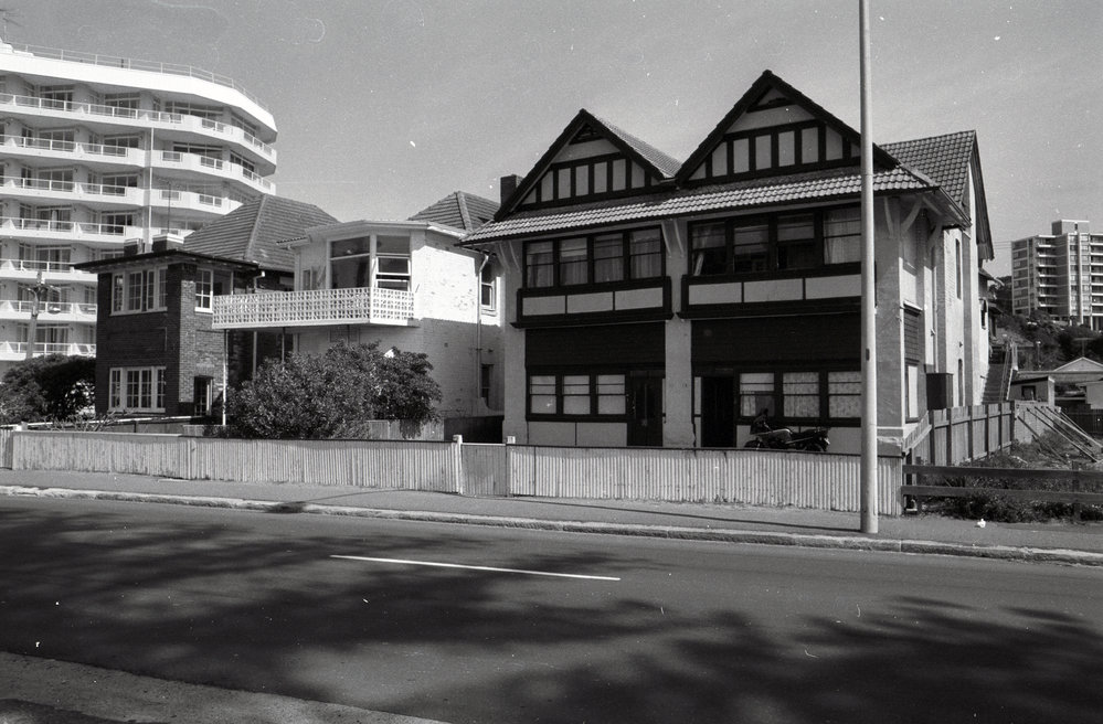 Front view of 75 to 78 North Steyne, Manly, 1991