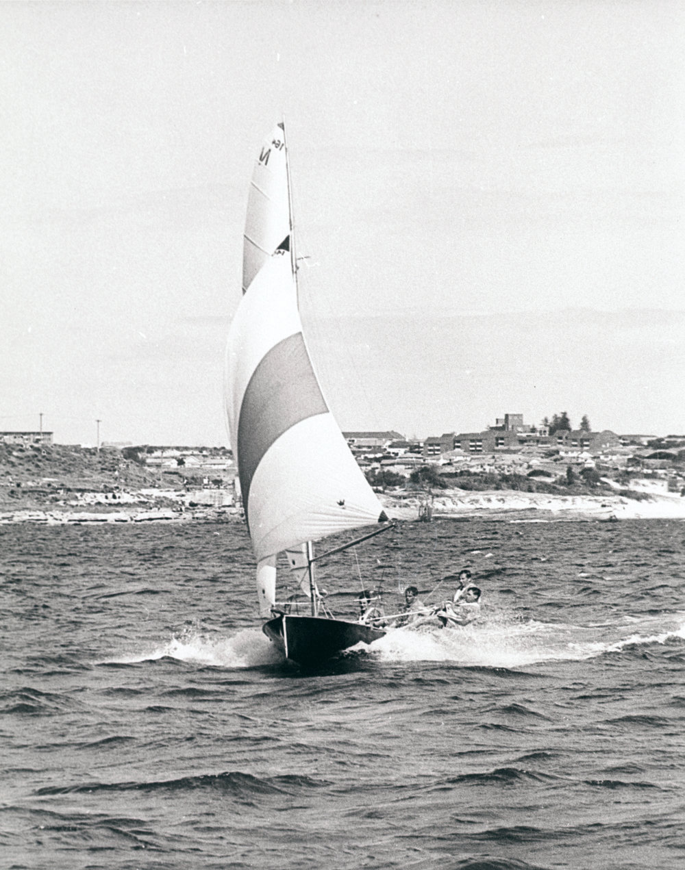 Manly 16ft Skiff "Blue Fin" on Sydney Harbour