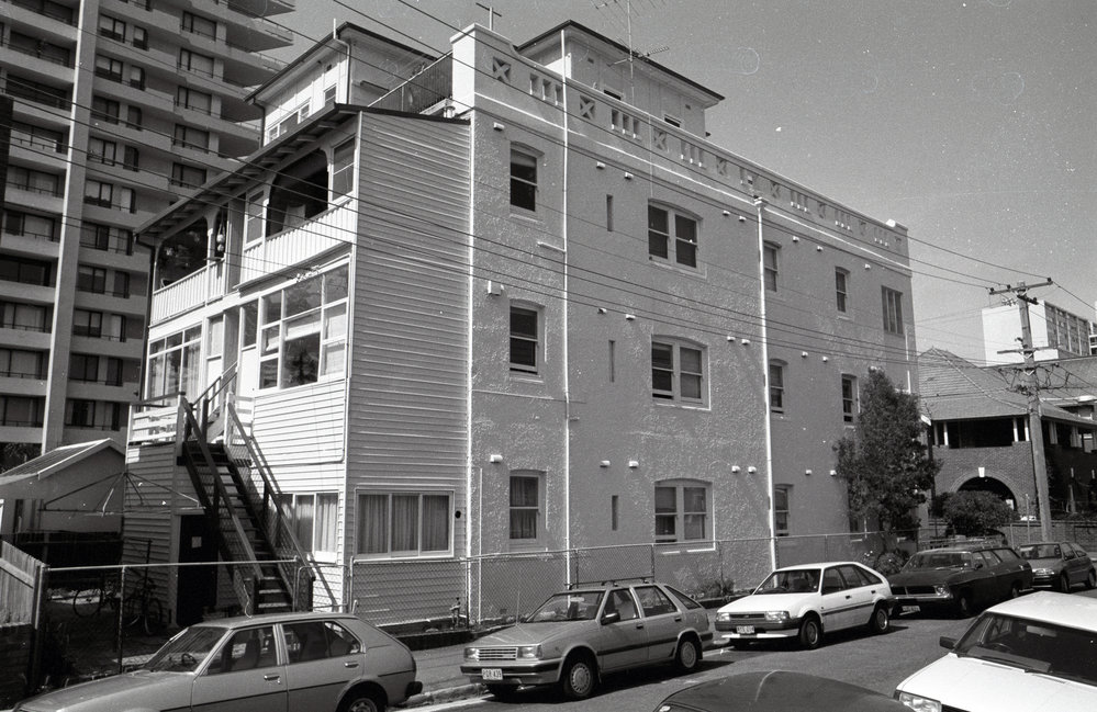 "Camelot", 6 Carlton Street, Manly (side view), 1991