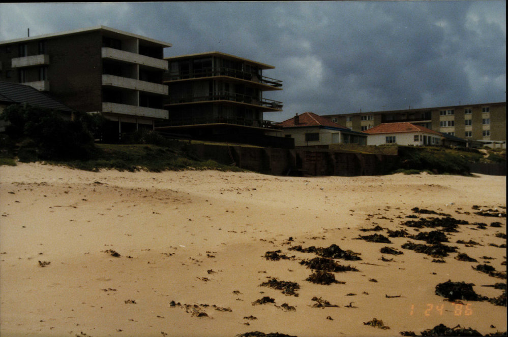 High-rise apartment buildings Mona Vale Beach  and Mona Vale Basin