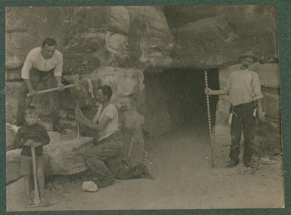 Queenscliff tunnel under construction, 1908