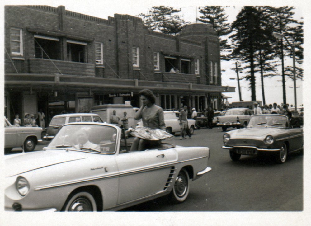 Tania Verstak being paraded along the Corso, 1962