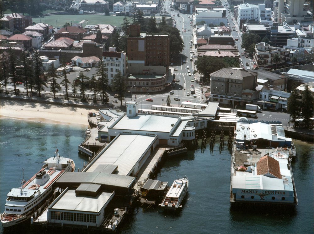 Hotel Manly, Manly Wharf and Fun Pier, 1989
