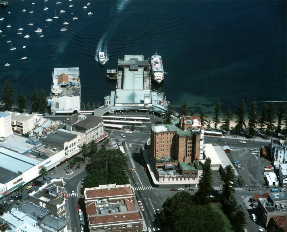 Hotel Manly, Manly Wharf and Fun Pier, 1989