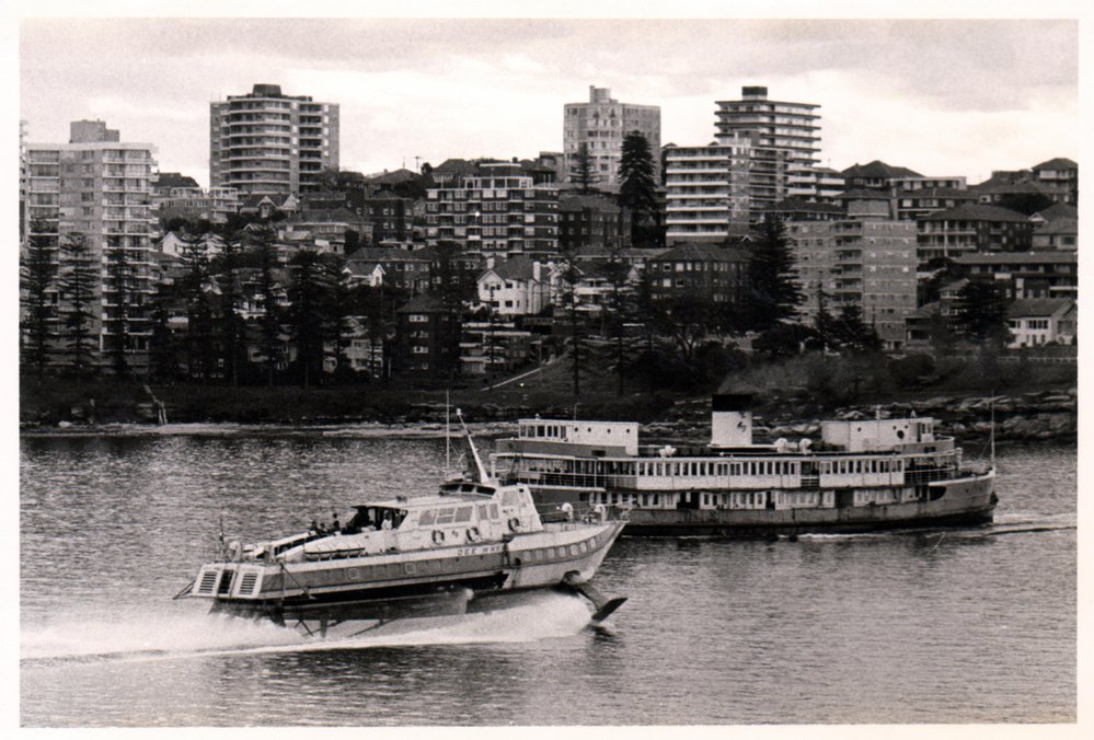 The hydrofoil "Dee Why" and the ferry "Barragoola" cross paths