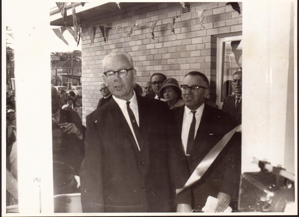 Dr Mater opening Manly Senior Citizens Centre, with Mayor Paton
