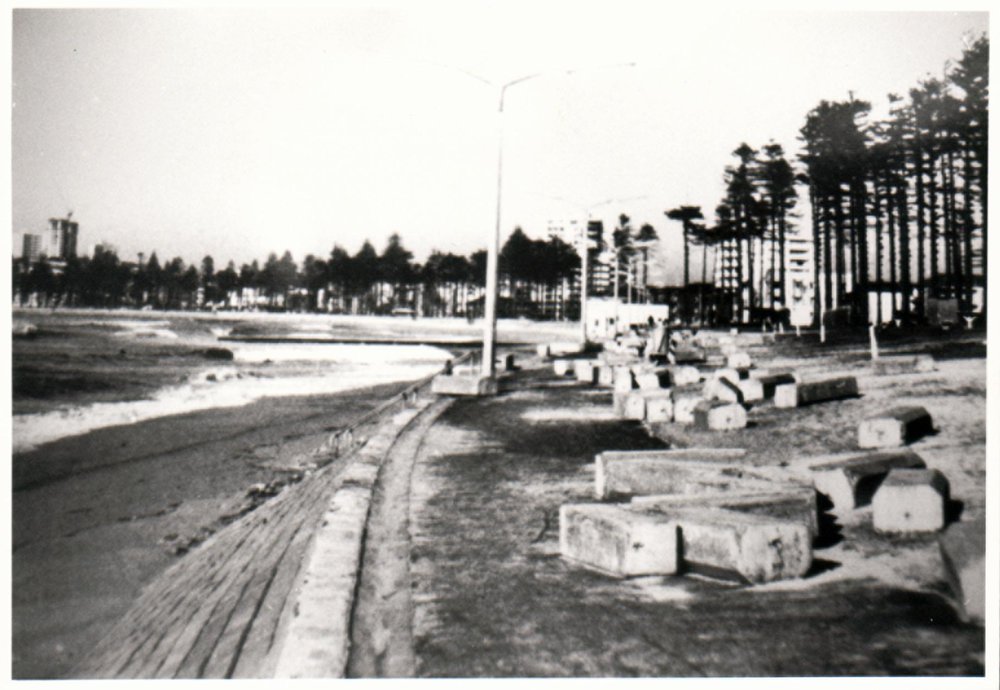 Reconstruction of sea-wall at North Steyne, 1960