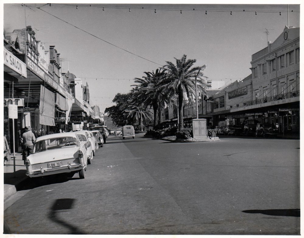The Corso looking towards Manly Wharf, 1960
