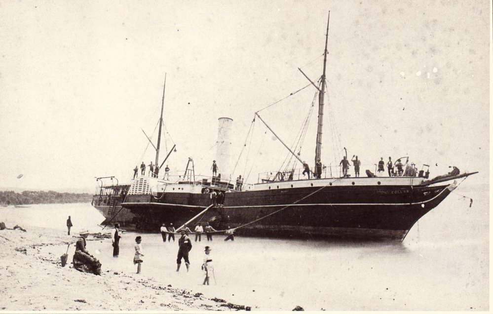 The ship S.S. Collaroy aground on Collaroy Beach