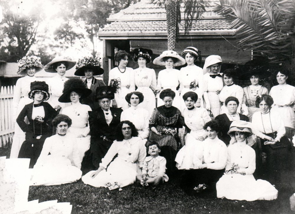 Group portrait at Brookvale House, c 1910