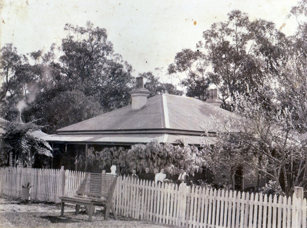 Brookvale House, showing members of the Malcolm family