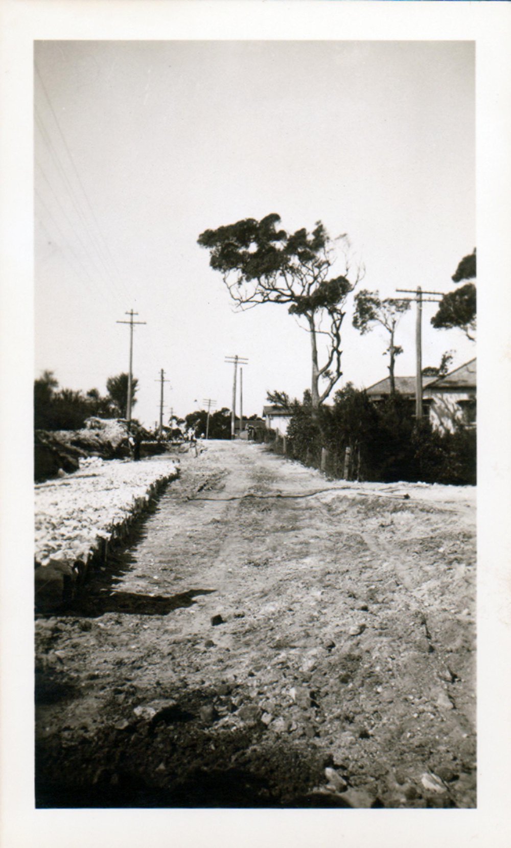 Seaforth Crescent, Seaforth, near Ashton Avenue