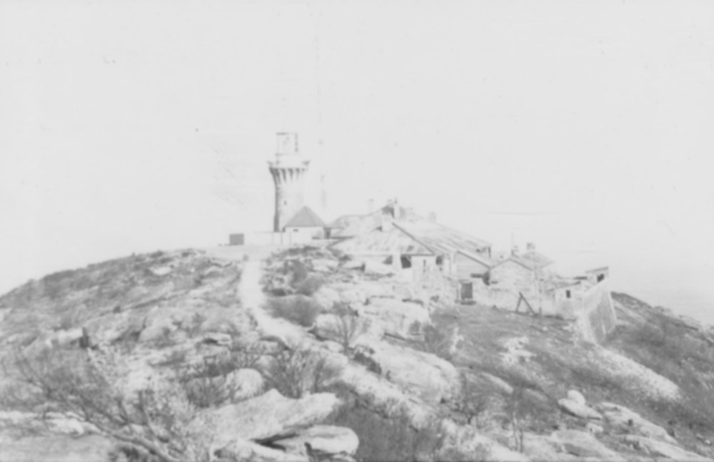Barrenjoey Lighthouse and cottages
