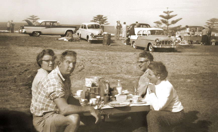  Beryl and Merv Blanch enjoying a picnic Wal and Bill Brooks, Whale Beach