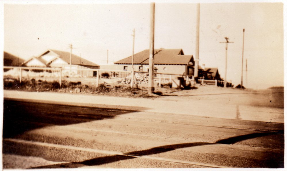 Intersection of Hilltop Crescent, Woods Parade and Sydney Road