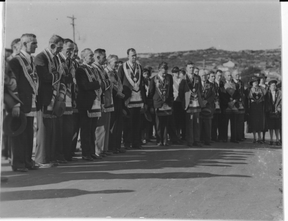 Wreath laying by GVIOOF Lodge at ANZAC Day Ceremony in Soldiers Avenue, Harbord