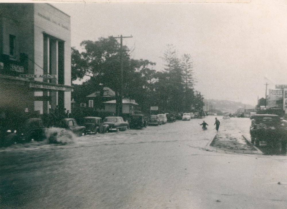 Flooded Pittwater Road, Dee Why 