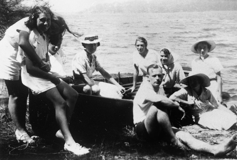 Boating on Narrabeen Lagoon