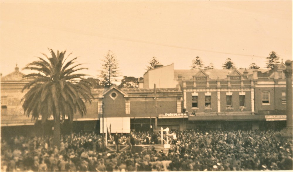 The Corso on "Victory-Pacific" Day