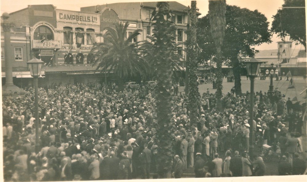 The Corso on "Victory-Pacific" Day