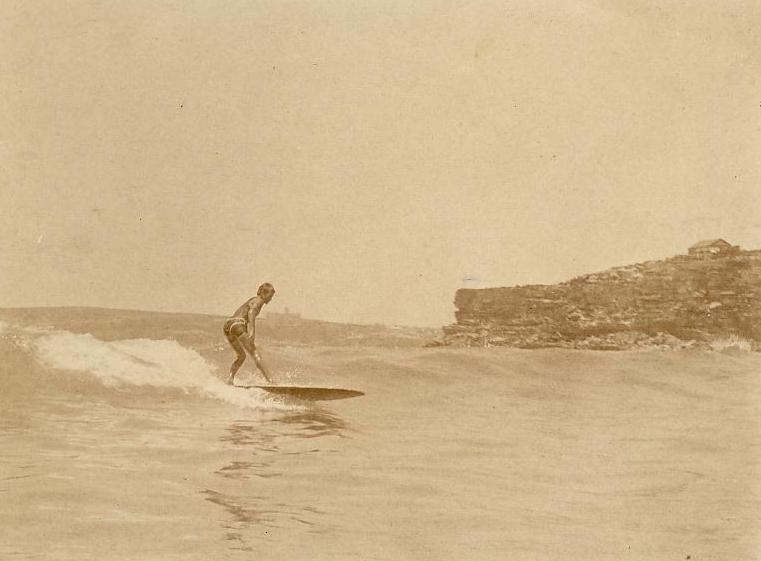 Man surfing, Freshwater Beach